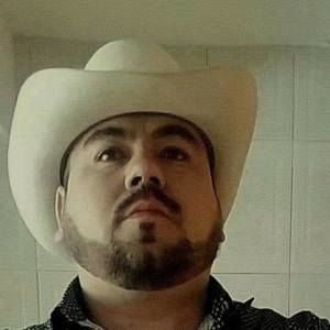 Meet your Posher, Cesar